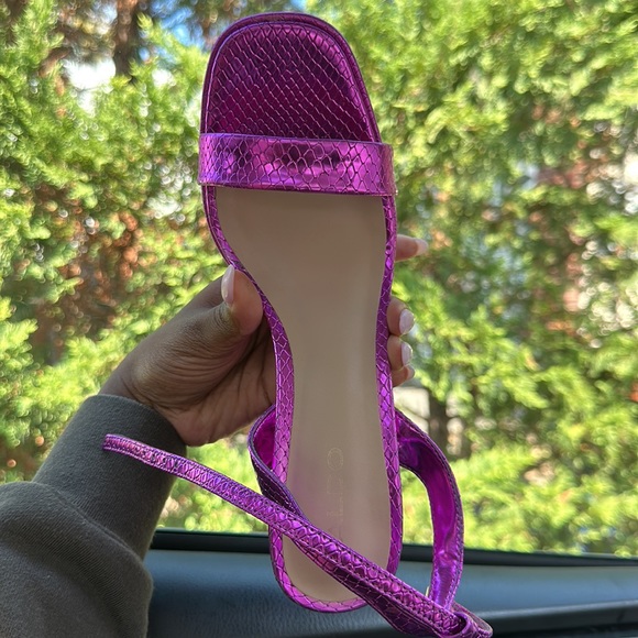 Aldo Metallic Purple Platform Block Heel Sandals - Picture 2 of 3